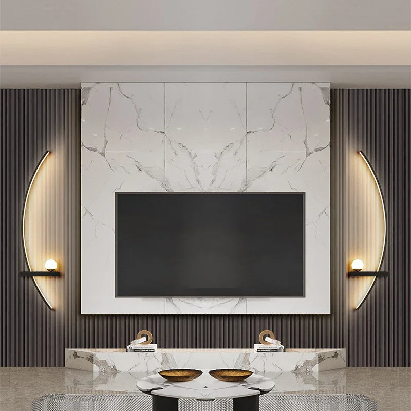 Moderne LED Wandleuchte mit geschwungener Form und Lichtmodi