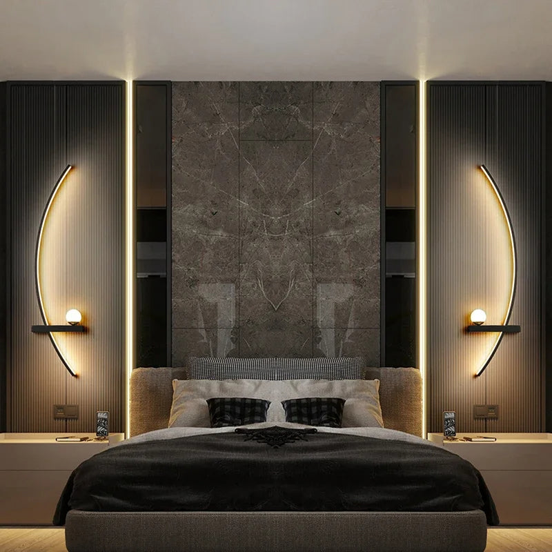 Moderne LED Wandleuchte mit geschwungener Form und Lichtmodi
