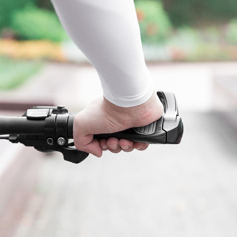 Ergonomic Bicycle Grips Made of Aluminum and Silicone