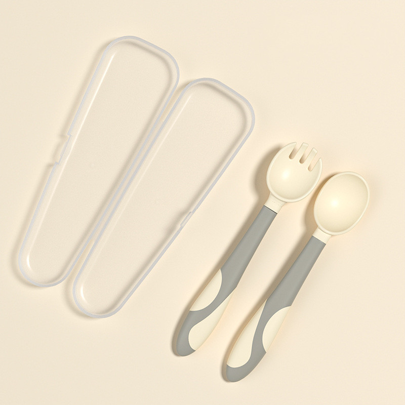 Ergonomisches Babybesteck Set mit rutschfestem Löffel und Gabel für Kinder