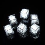 Früher Weihnachtsverkauf: LED Eiswürfel Badspielzeug (12 Stück)