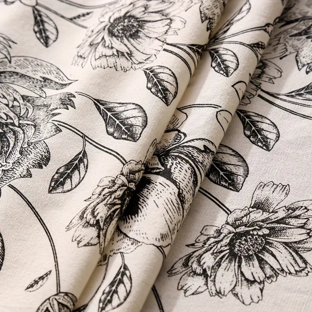 Elegante schwarze Tischdecke mit floralen Quasten für jeden Anlass