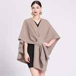Stylish Women's Poncho – Warming and Windproof Companion