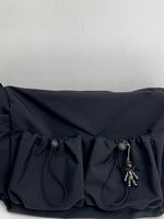 Nylon Umhängetasche in Schwarz – Urbaner Messengerbag mit Reißverschluss für den Alltag