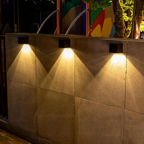 Solar-Wandlampe für Außenbereiche mit zwei Lichtmodi | SolaraLux