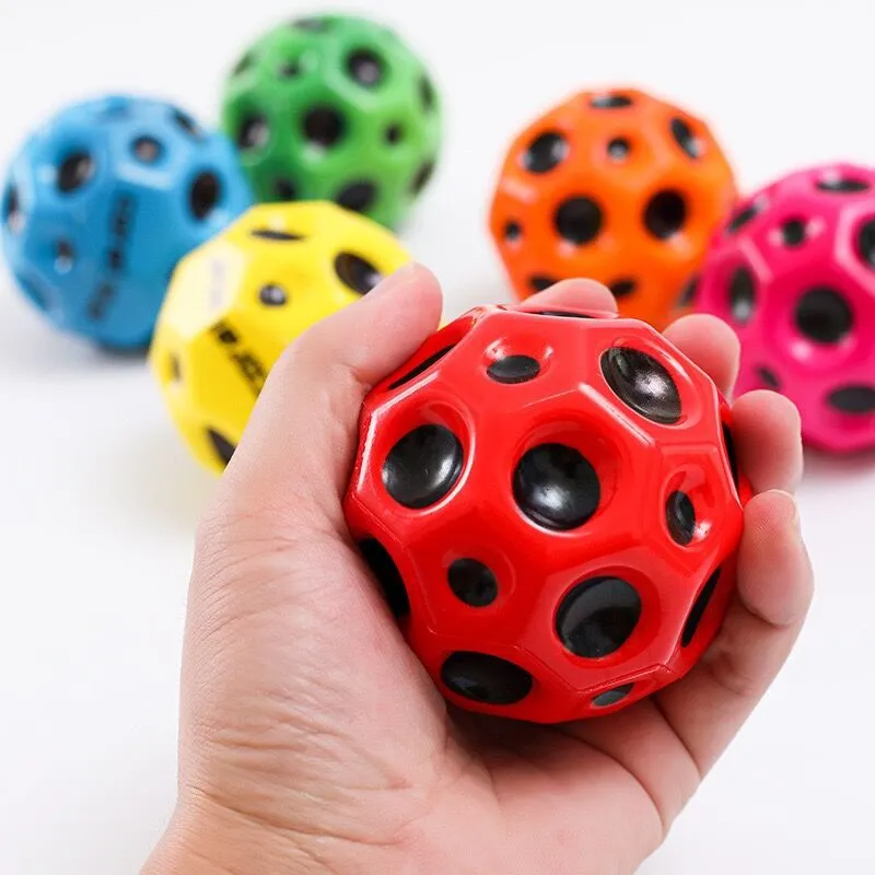 Federnder Spielball für sanftes Zurückprallen