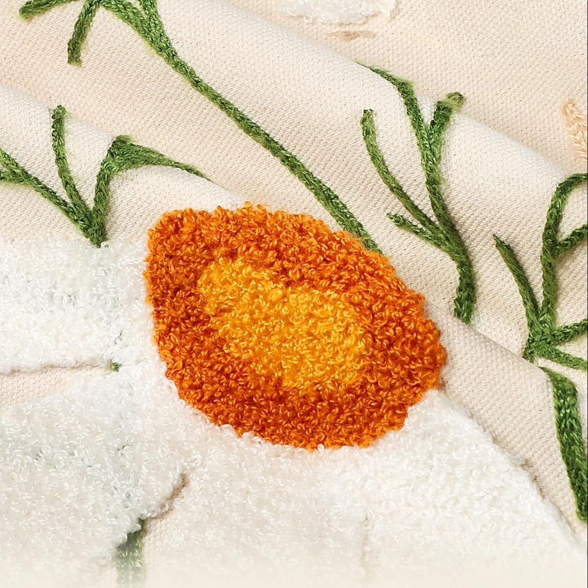 Natur Chic – Kissenbezug mit lebhaftem Pflanzenmotiv