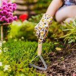 GrünProfi Triangular Garden Scraper | Metal Blade with Wooden Handle 26.8 x 12 cm