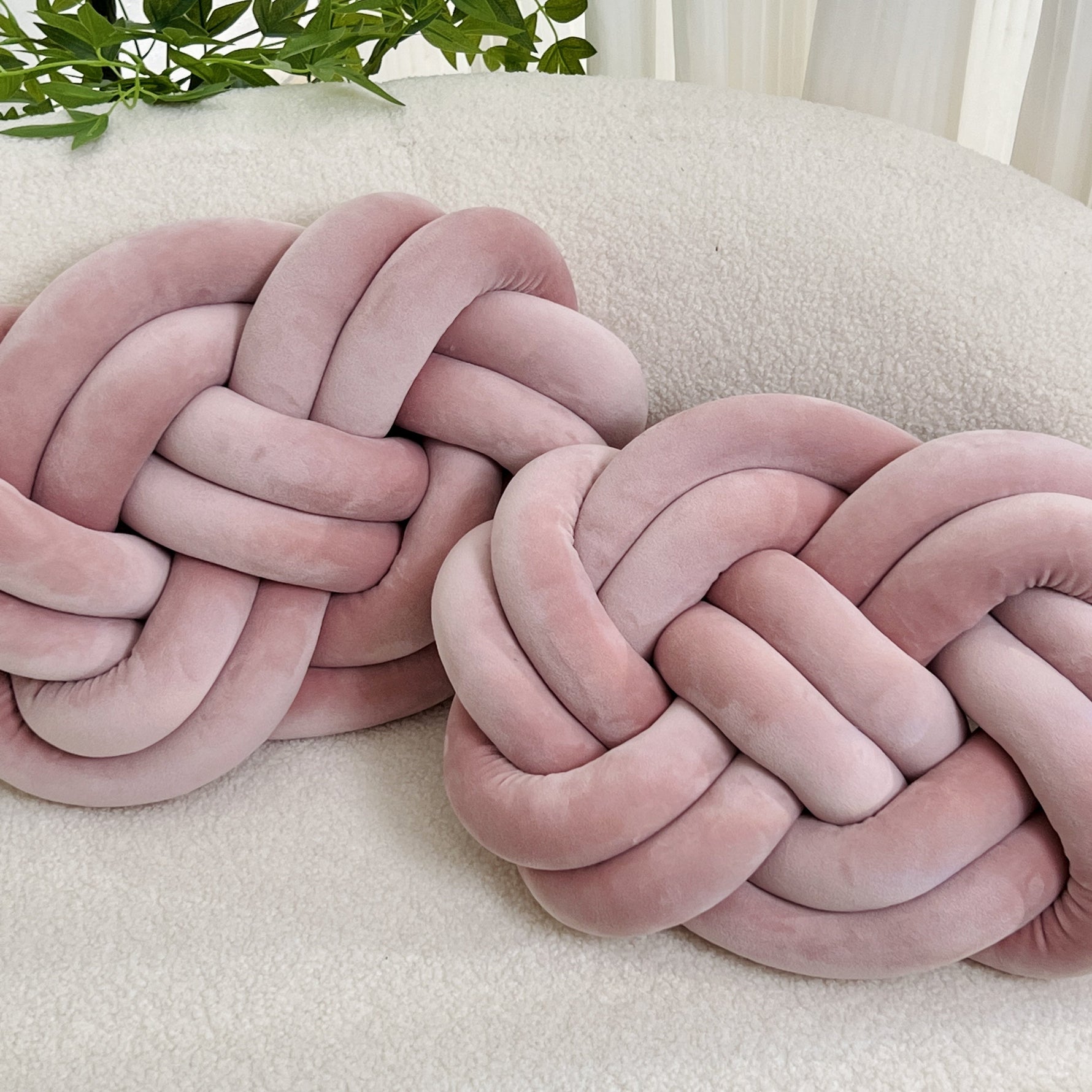 Gemütliche Runde Kissen mit Knopfdetails – 2er Set für Ihr Zuhause