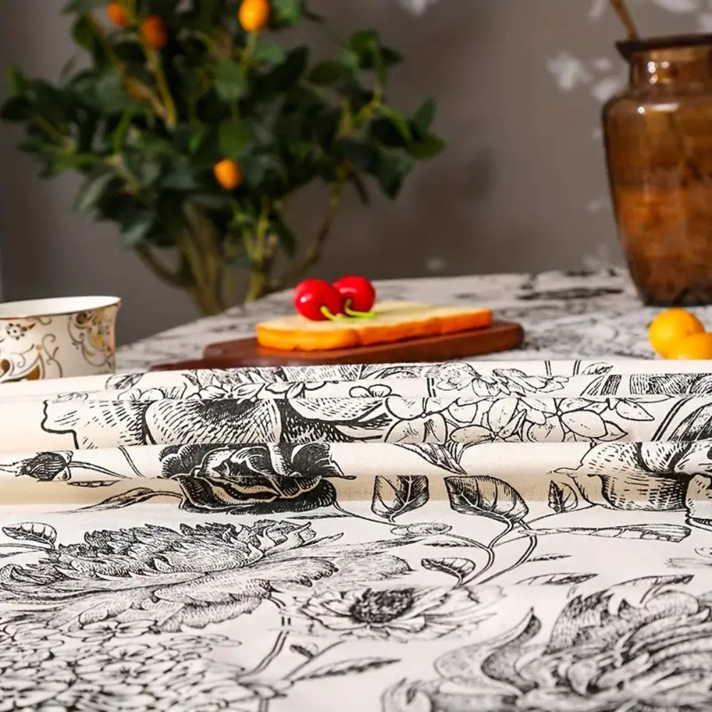 Elegante schwarze Tischdecke mit floralen Quasten für jeden Anlass