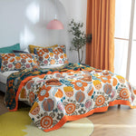 Stilvolle Sommerdecke mit floralen Motiven