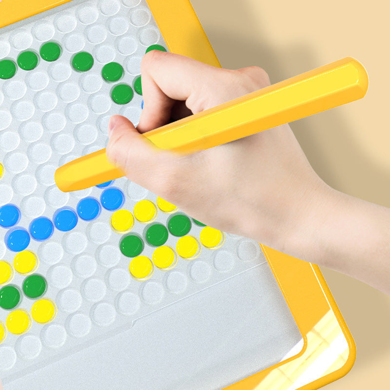 Kreatives Zeichenbrett mit Magnetfunktion für Kinder