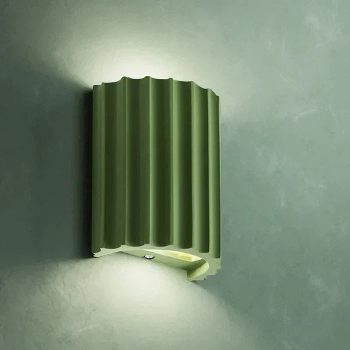 Wandlampe aus Harz mit strukturiertem Schirm – Stilvolles Design für Ihr Zuhause