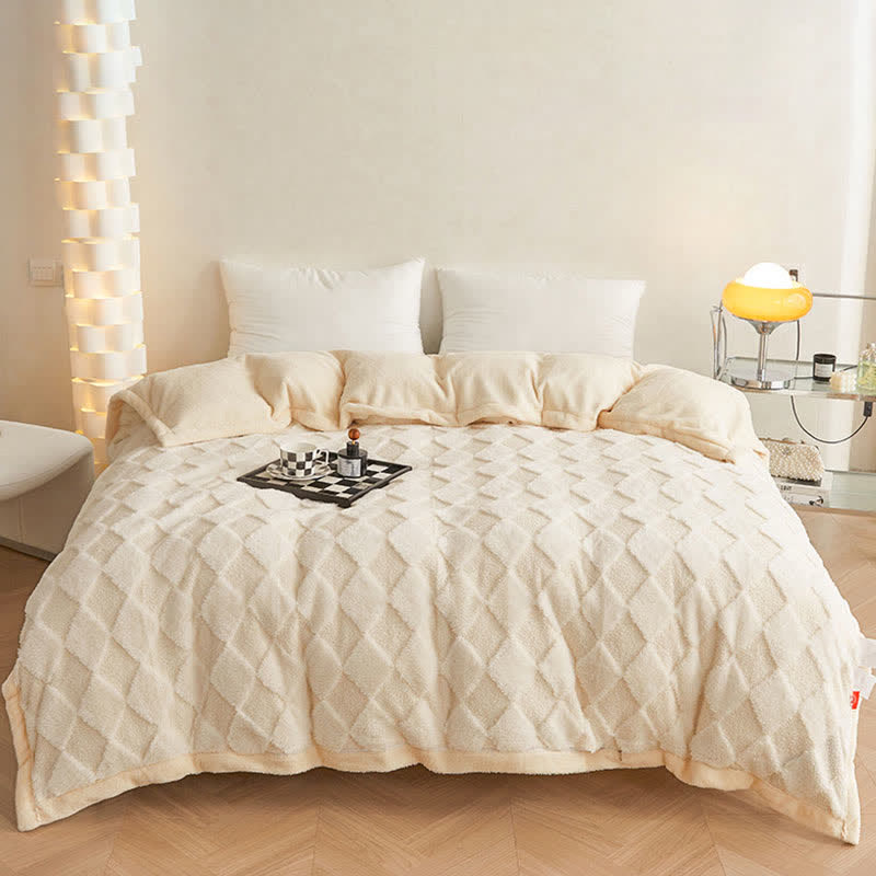 Luxurious Velvet Blanket – Soft and Warm for Any Occasion