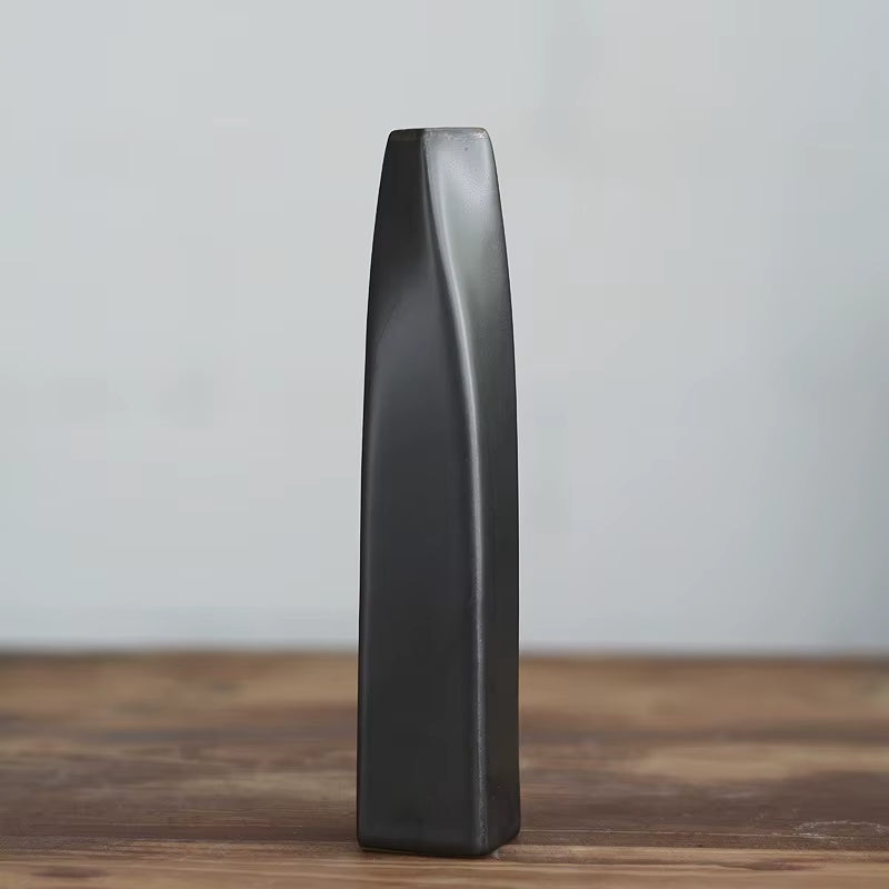 Moderne geometrische Vase aus Keramik