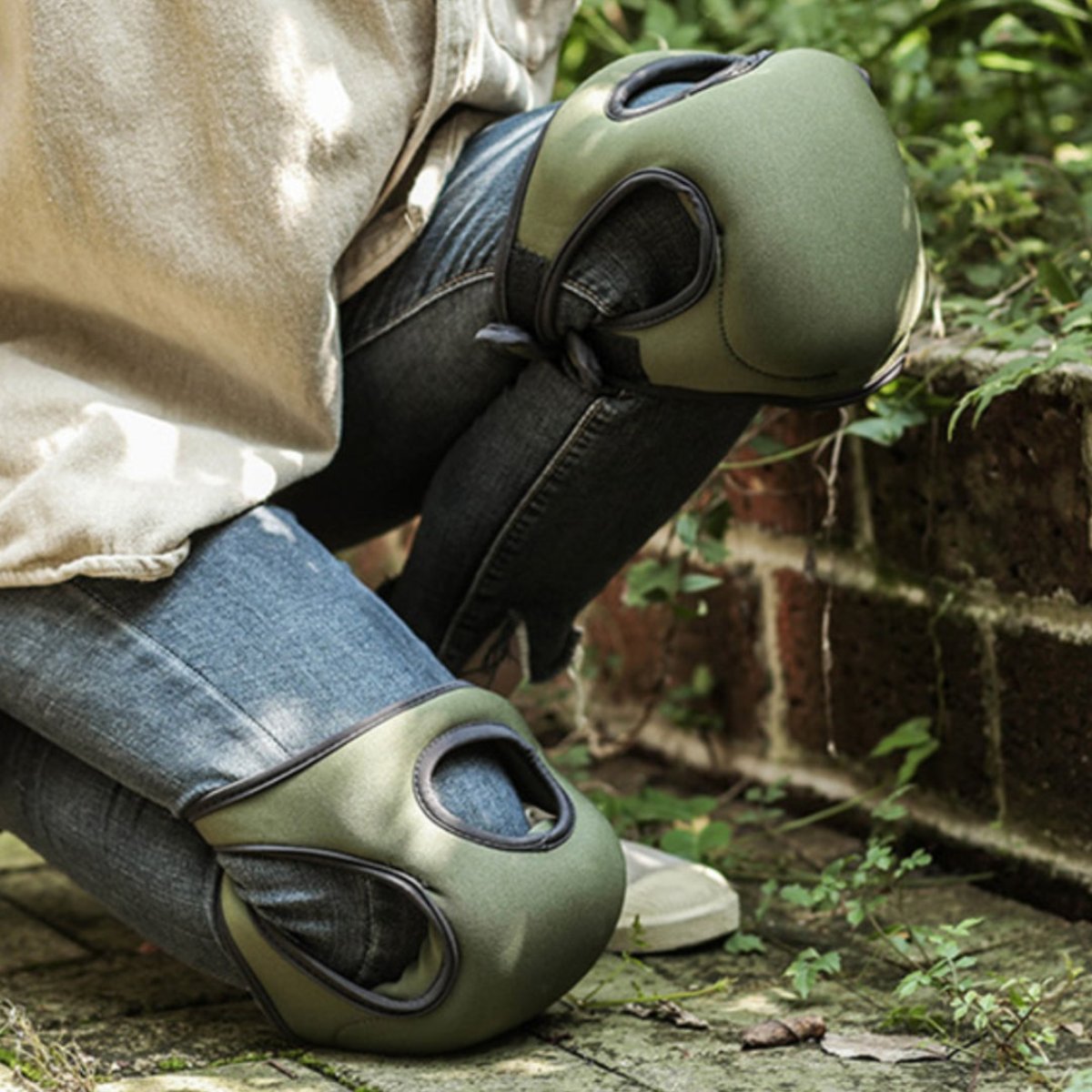 Knee pads for pain-free gardening