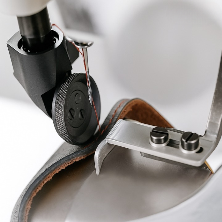 Premium Nähfuß mit rollender Funktion für dicke Stoffe