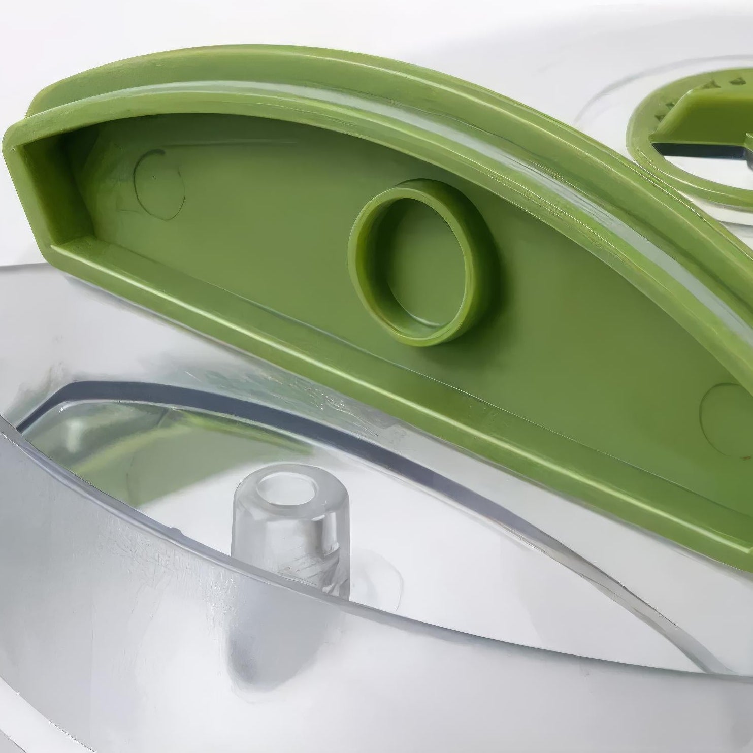 Splatter Guard Deluxe – High-Quality Microwave Protector for Your Kitchen