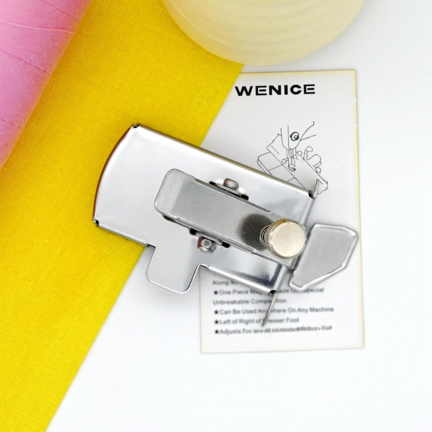Magnetic seam guide for precise and clean seams
