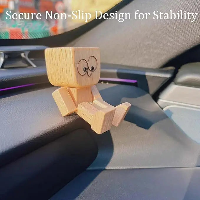 Handgefertigte Holzfigur – Ein Fröhlicher Begleiter für Fahrten