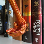 Bücherregal mit Drachenflamme – Dekorative Buchstütze