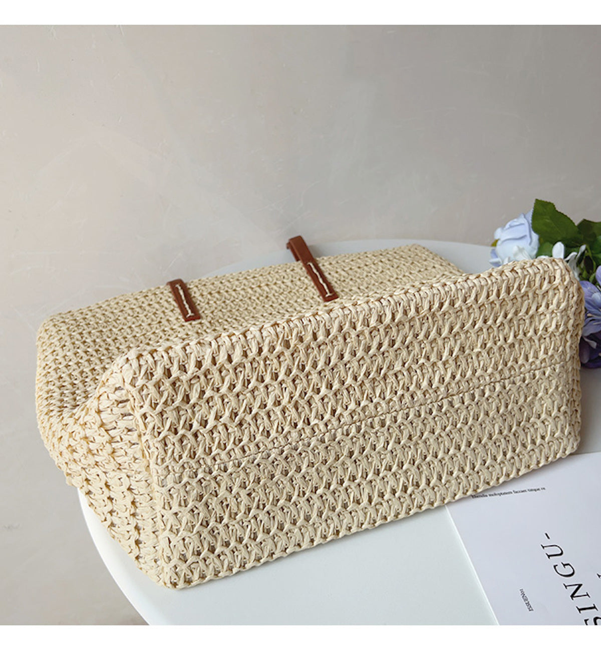 Stilvolle Rattan-Tasche mit Lederriemen für jeden Anlass