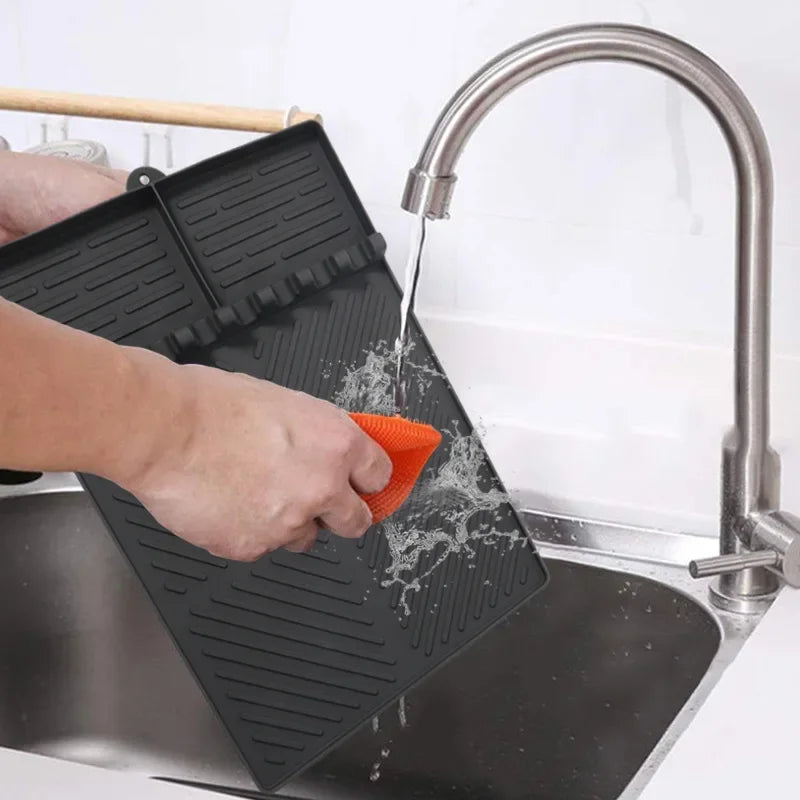 Silicone Grill Mat and Cleaning Pad | Optimal Protection and Cleanliness