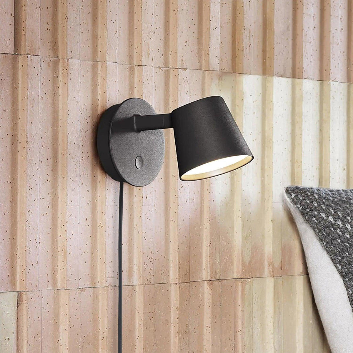 Adjustable LED Wall Lamp – Stylish Lighting for Indoors