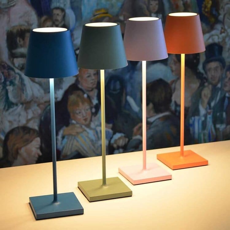 Alexa LED Tischlampe | Minimalistische und Wasserfeste Beleuchtung
