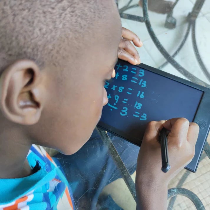 Magisches Schreibtablet für Kinder + Stift