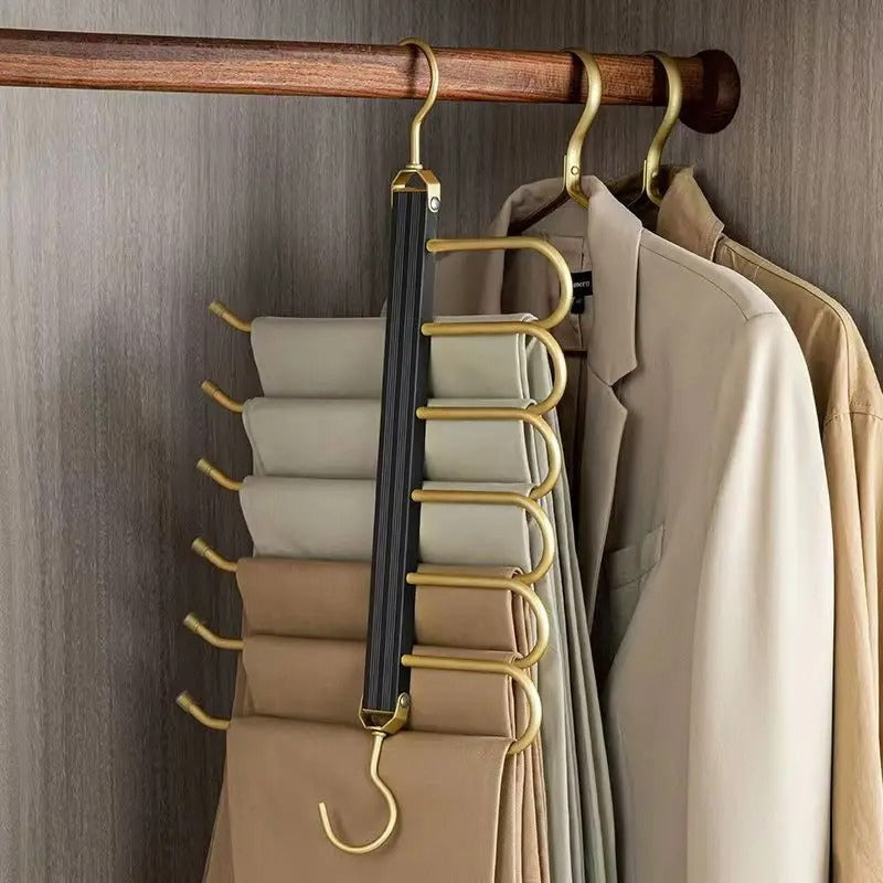 SmartSpace – Der elegante Kleiderständer für mehr Ordnung