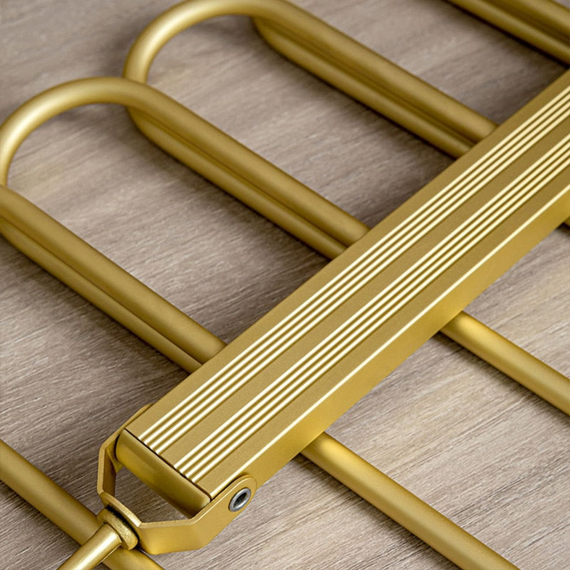 SmartSpace – Der elegante Kleiderständer für mehr Ordnung