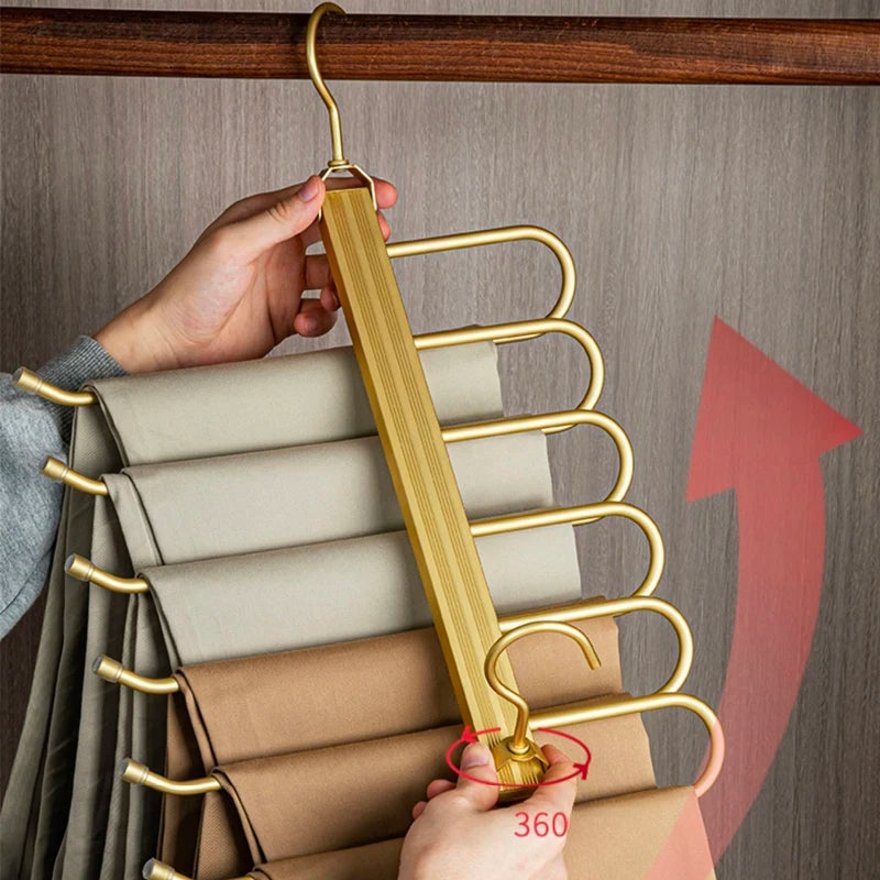 SmartSpace – Der elegante Kleiderständer für mehr Ordnung