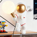 Astronauten-Wandleuchte – Kreatives Raumdesign mit Warmlicht-LED