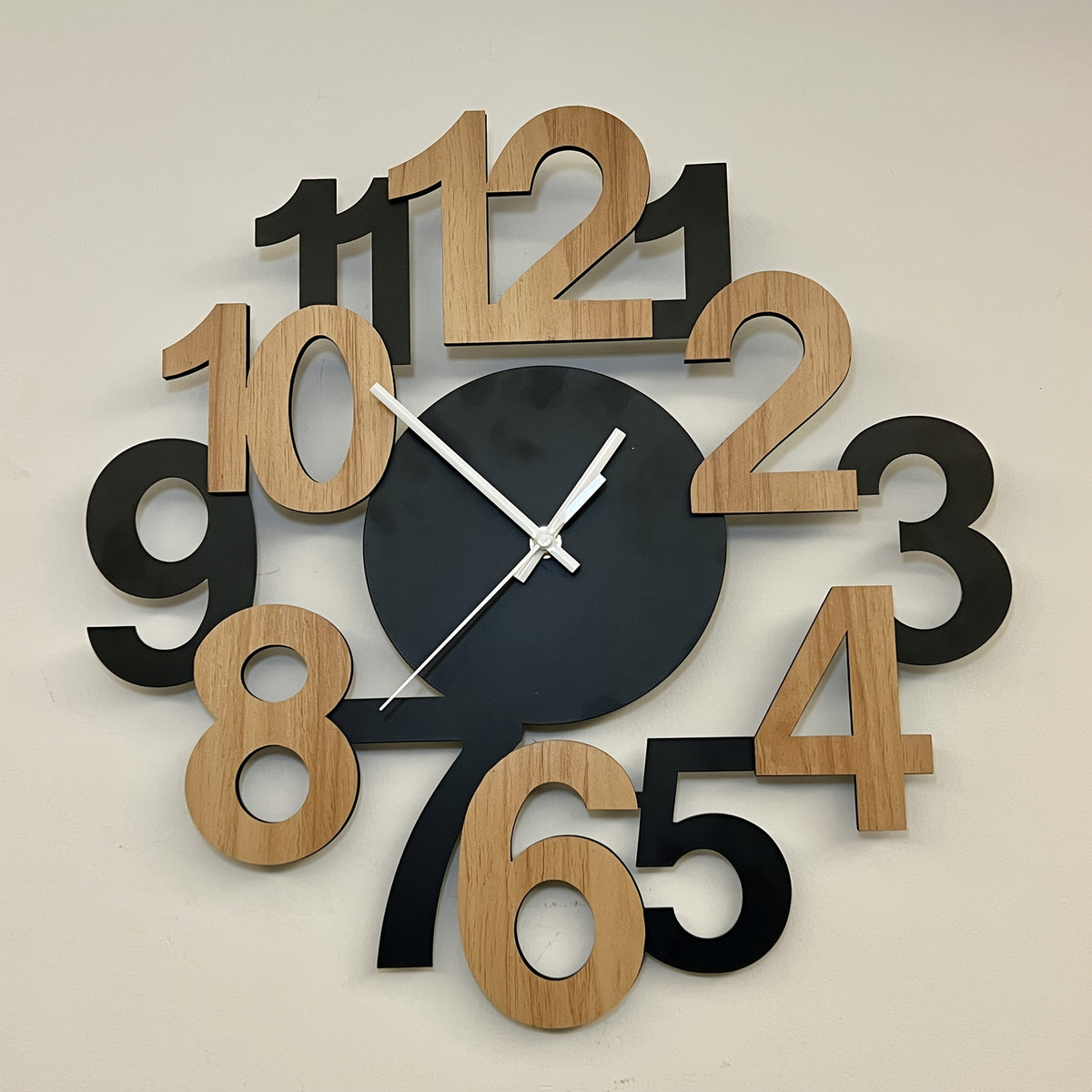 Modern Digital Wall Clock with Oversized Digits – Silent Clock for Your Kitchen
