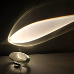 Elegante Tischlampe mit warmem Lichtambiente