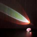 Elegante Tischlampe mit warmem Lichtambiente