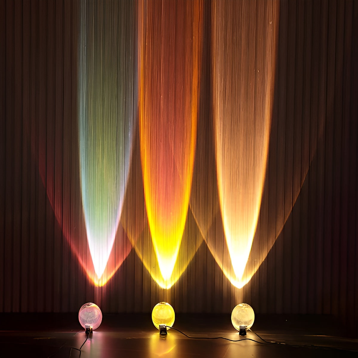 Elegante Tischlampe mit warmem Lichtambiente