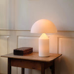 Elegante Metall-Tischlampe im geometrischen Design für jedes Zuhause