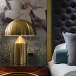 Elegante Metall-Tischlampe im geometrischen Design für jedes Zuhause