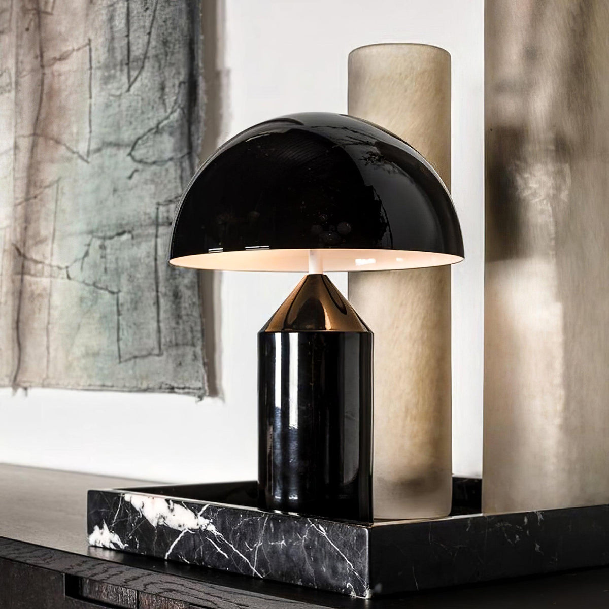 Elegante Metall-Tischlampe im geometrischen Design für jedes Zuhause