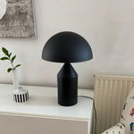 Elegante Metall-Tischlampe im geometrischen Design für jedes Zuhause