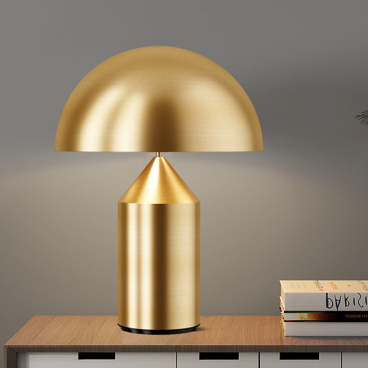 Elegante Metall-Tischlampe im geometrischen Design für jedes Zuhause