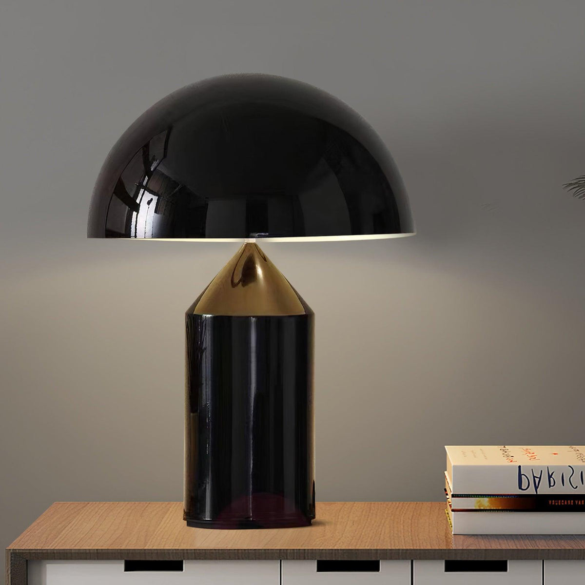 Elegante Metall-Tischlampe im geometrischen Design für jedes Zuhause