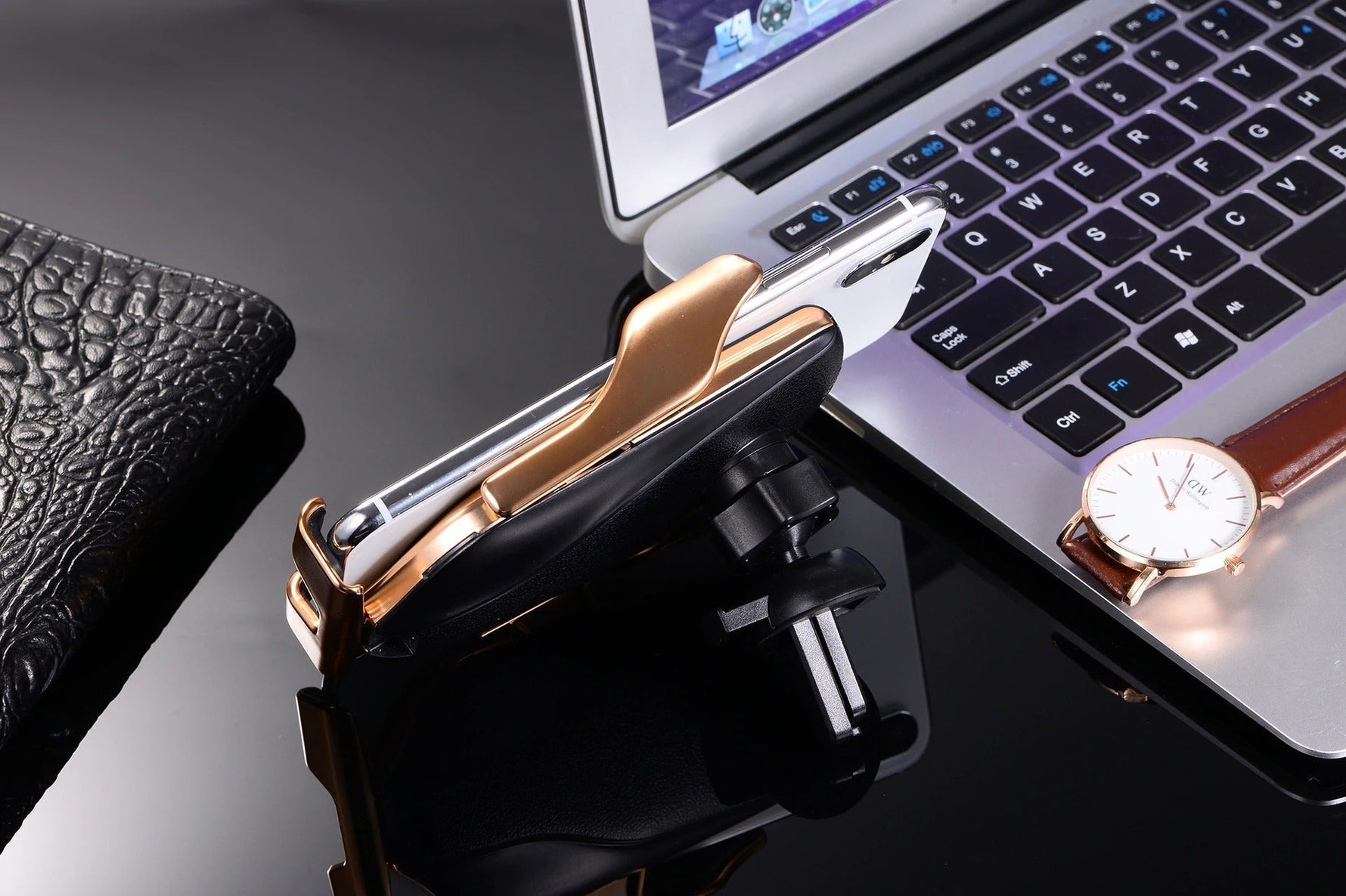 Automatischer Smartphone-Halter mit Ladefunktion