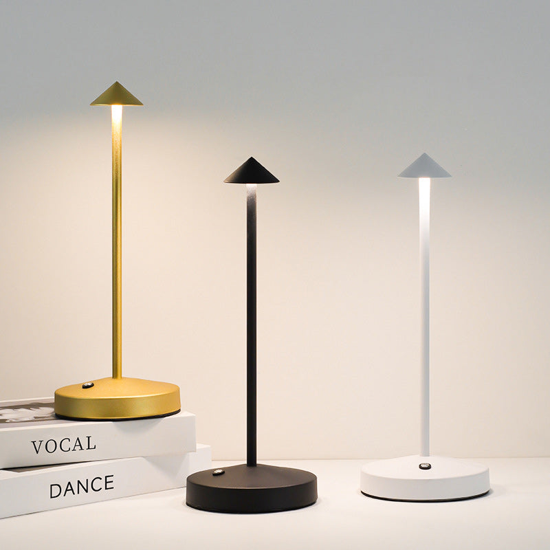 Elegante LED-Tischlampe aus Acryl und Eisen für stilvolle Räume