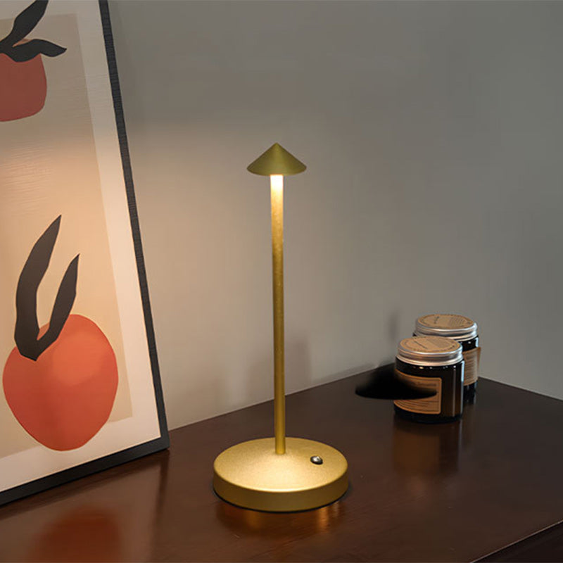 Elegante LED-Tischlampe aus Acryl und Eisen für stilvolle Räume