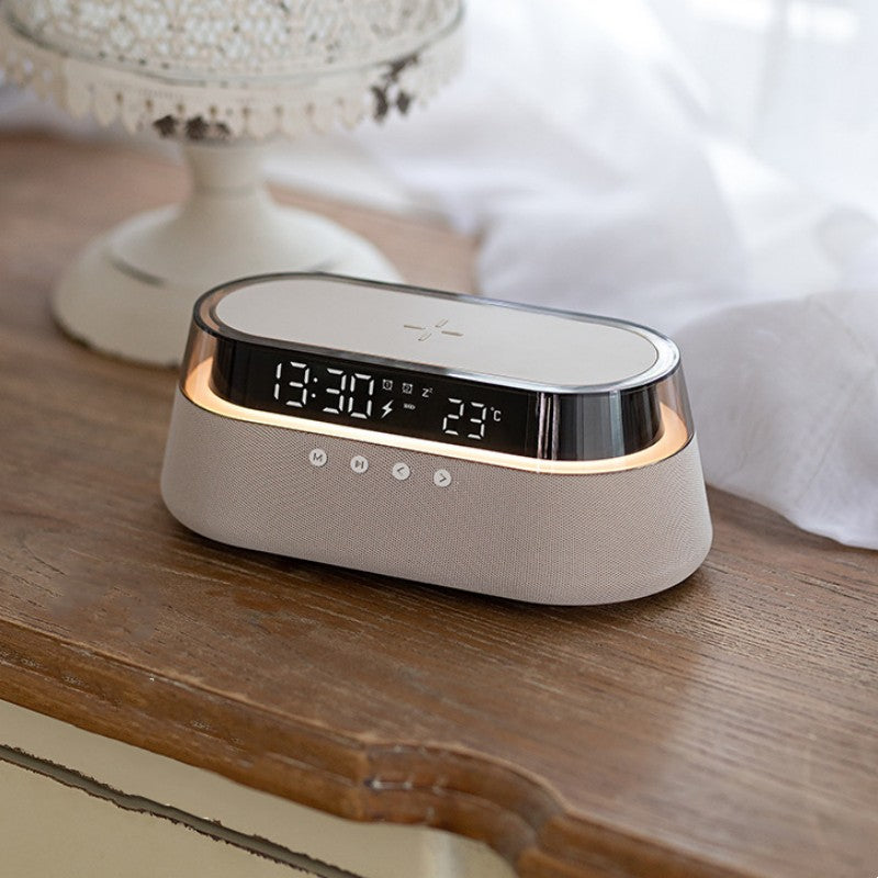 Kompakter Bluetooth-Lautsprecher mit kabelloser Ladefunktion und Nachtlicht