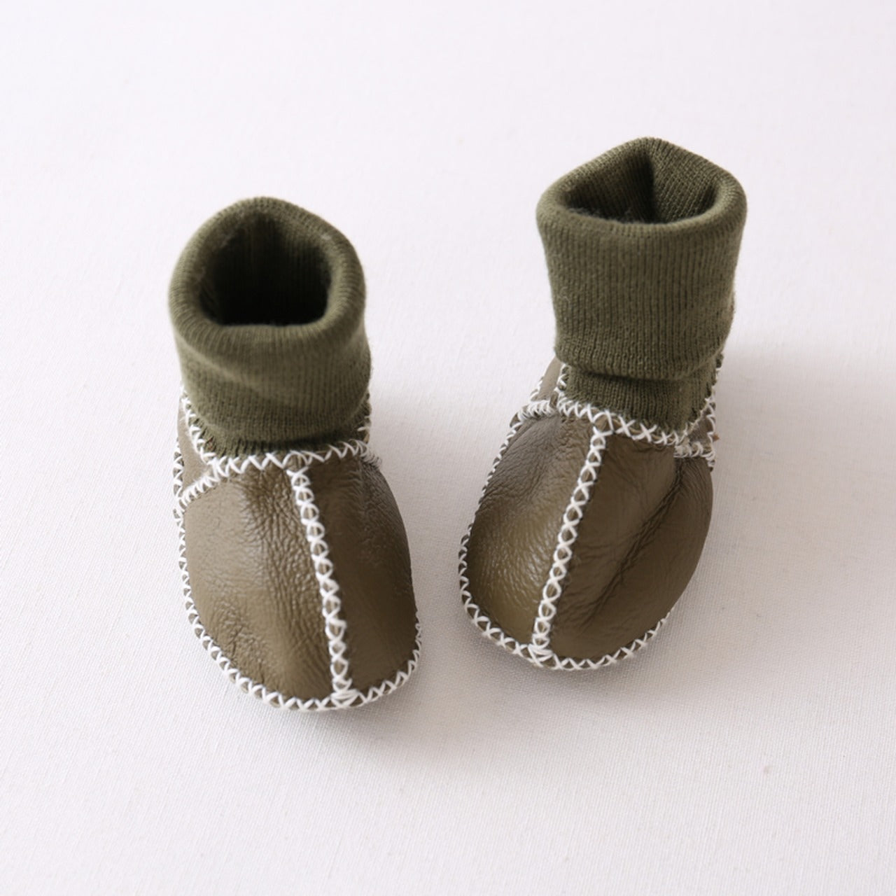 Kuschelige Lauflernschuhe für Babys im Winter
