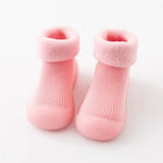 Wärmeschutz und Sicherheit – Rutschfeste Lauflernschuhe für Kleinkinder